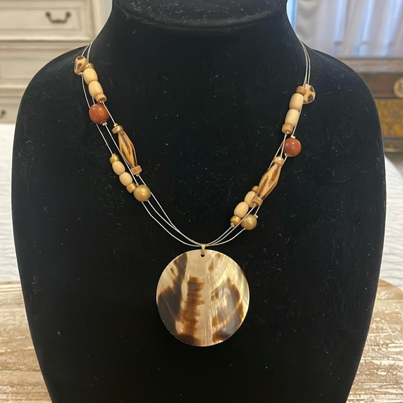 Vintage Brown Leopard Animal Print Mother of Pearl Pendant Beaded Necklace - Picture 1 of 3